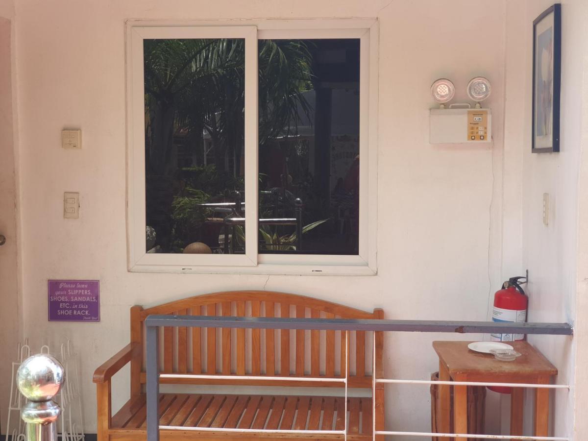 L & M Hearthstones Lodge Oslob Εξωτερικό φωτογραφία